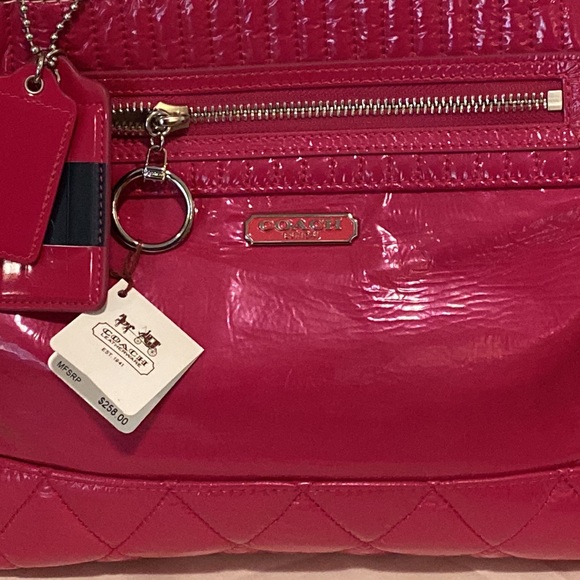 COACH POPPY Liquid Gloss TOTE, Magenta - Picture 3 of 16